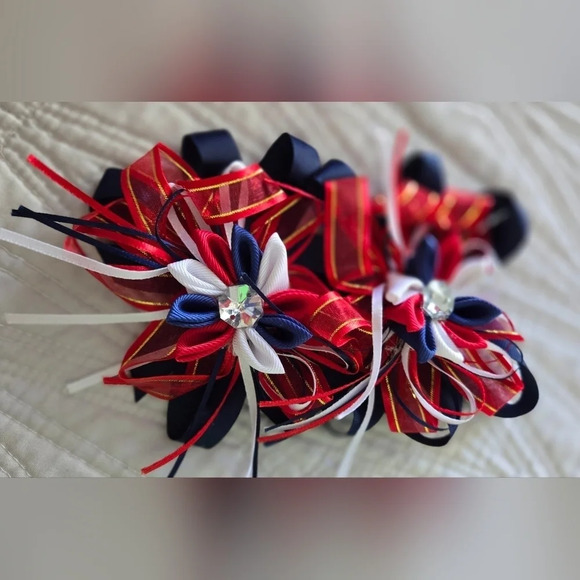 💚💥3/$15💥- Girls Bow Set of 2 - Picture 2 of 3